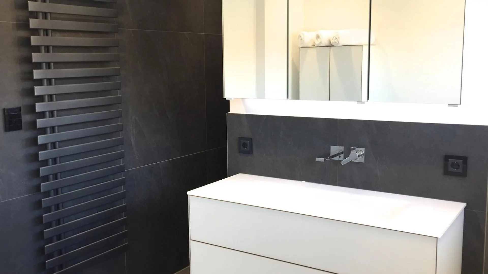 Ferienwohnung Black White Raubling 0*,  Germany