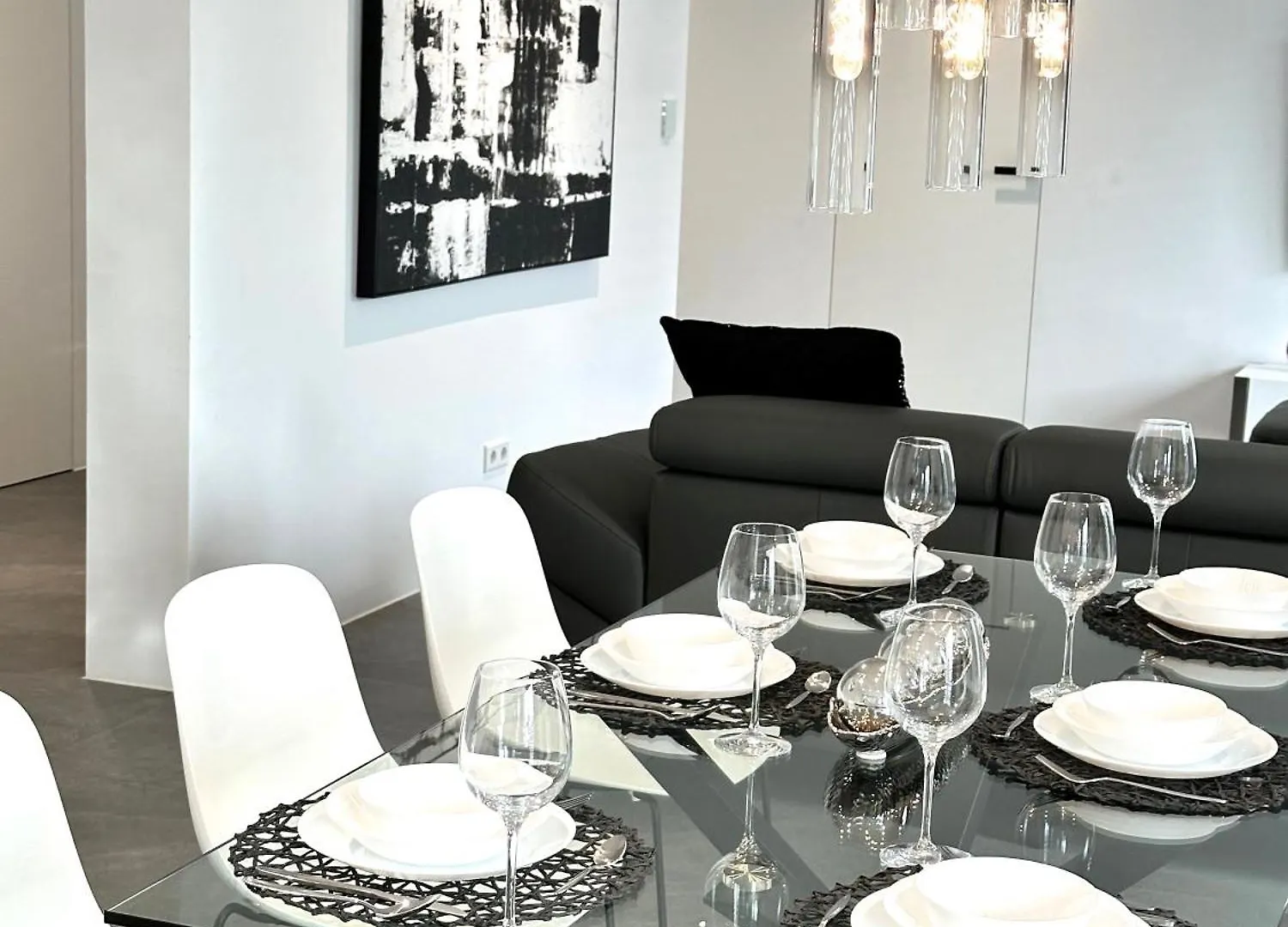 Ferienwohnung Black White Raubling Germany