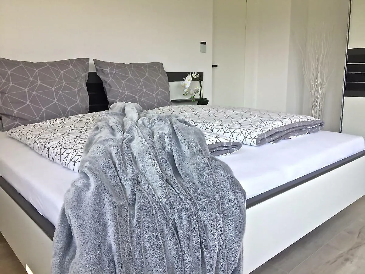 Apartment Ferienwohnung Black White Raubling Germany