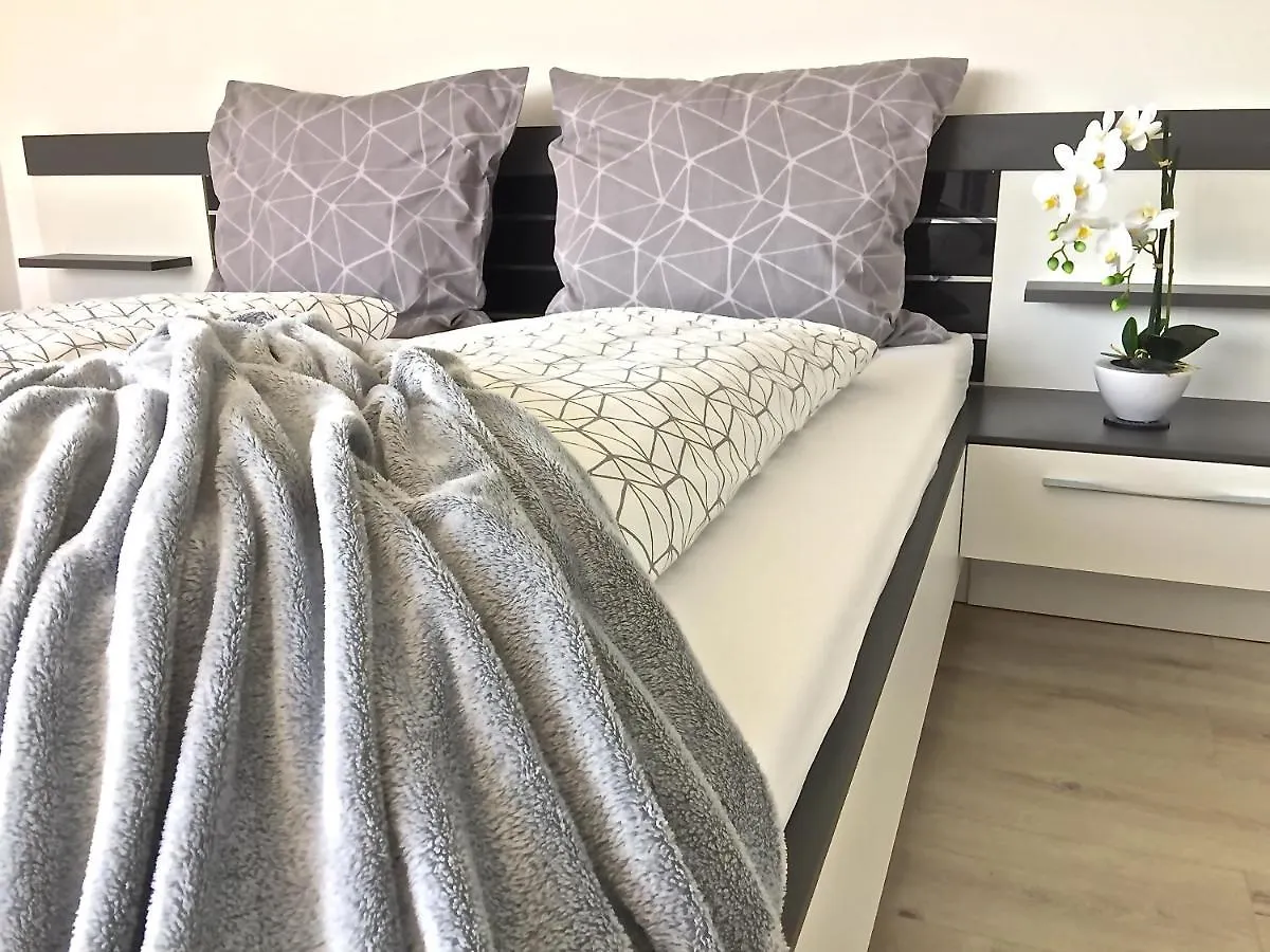 Apartment Ferienwohnung Black White Raubling